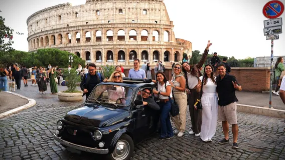 Roma: tour della città in Fiat 500 classica con foto