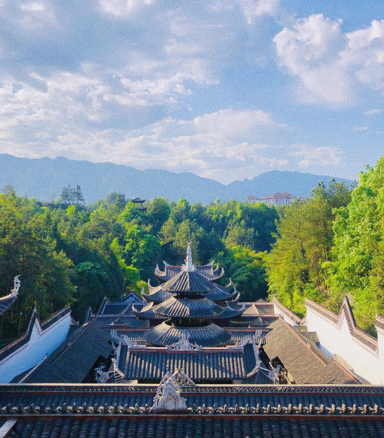 Half-day tour of Enshi Tusi Castle + Dragon Scale Palace + Tujia Daughter City