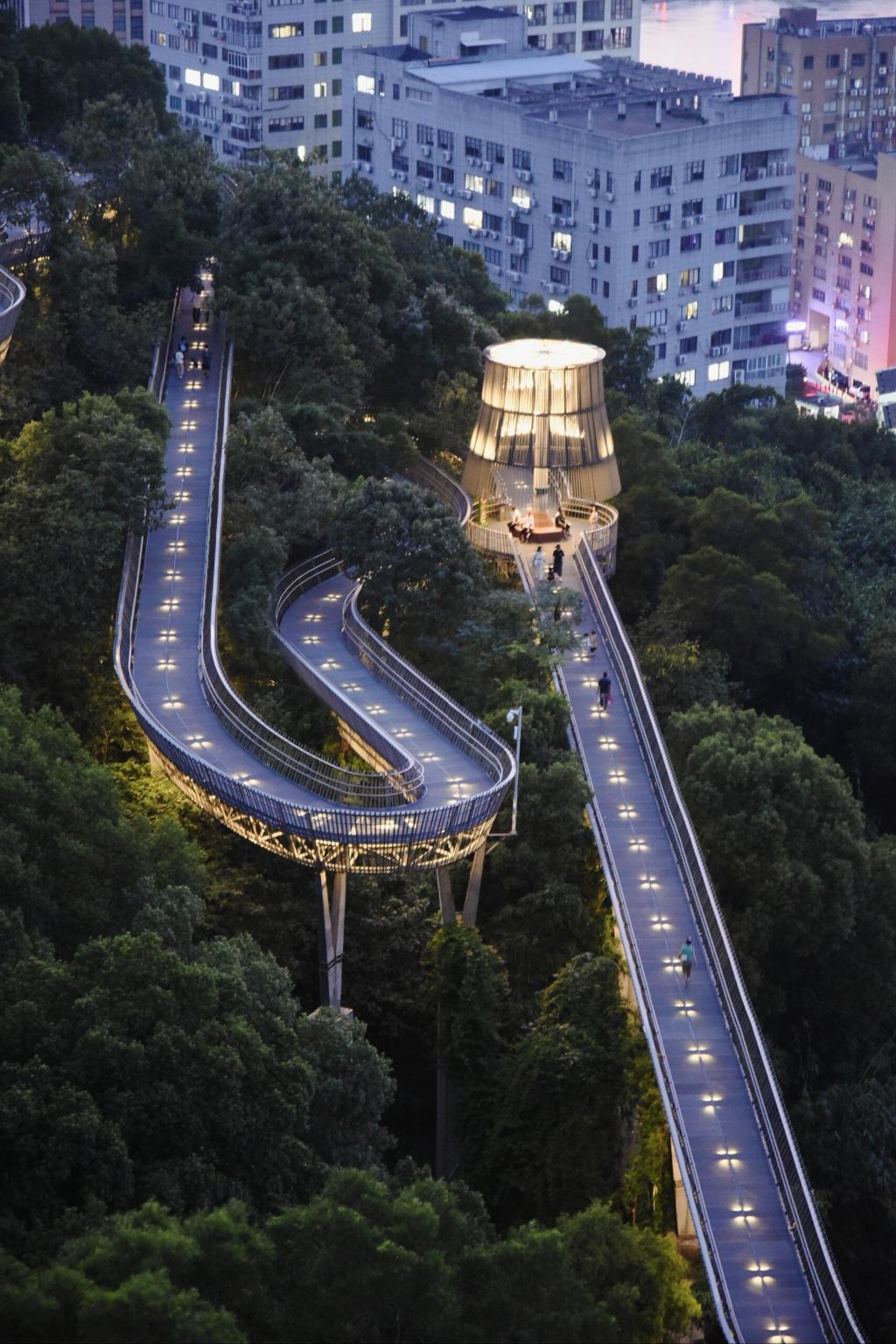 Fuzhou Minyue Water Town + Fudao + Xichan Temple + Shangxia Hang Historical Street Private Charter Day Tour with Bilingual Service (Chinese/English)