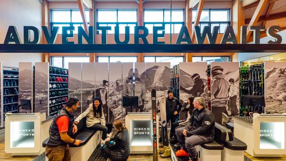 Niseko Hanazono noleggio attrezzatura e abbigliamento da sci