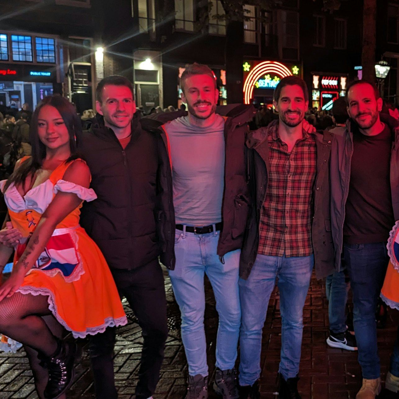 Amsterdam: tour dei pub con la cameriera della birra