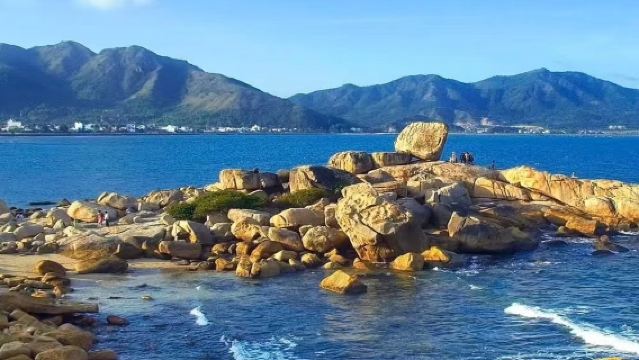 ニャチャン市内ワンデーツアー:観光スポット自由選択+泥浴体験【プライベートツアー/ガイド同行】