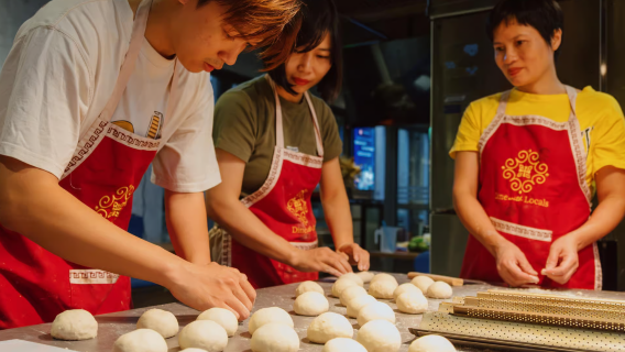ハノイのバインミー焼きとベトナムコーヒー抽出クラス|ベトナムの象徴的な文化