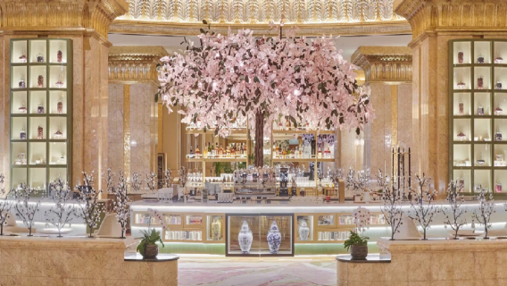 Abu Dhabi Emirates Palace Hotel dining experience