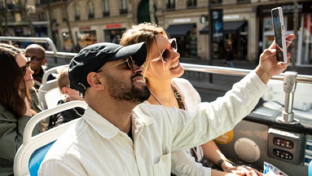 Paris: Hop-on Hop-off Bus Tour & Seine Cruise Bundle Tour