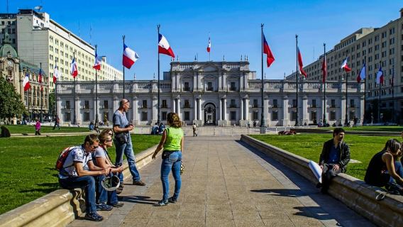 Santiago: Highlights, Parks and Politics Bike Tour