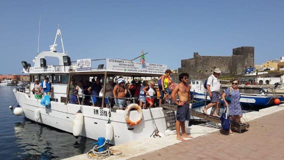 PANTELLERIA: TOUR IN BARCA DELL'ISOLA INTORNO ALLA PERLA NERA DEL MEDITERRANEO