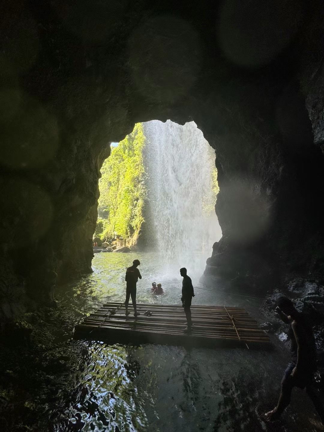 1-day tour to Pagsanjan Falls Rafting & Hulugan Falls Adventure from Manila [Round-trip on the same day]