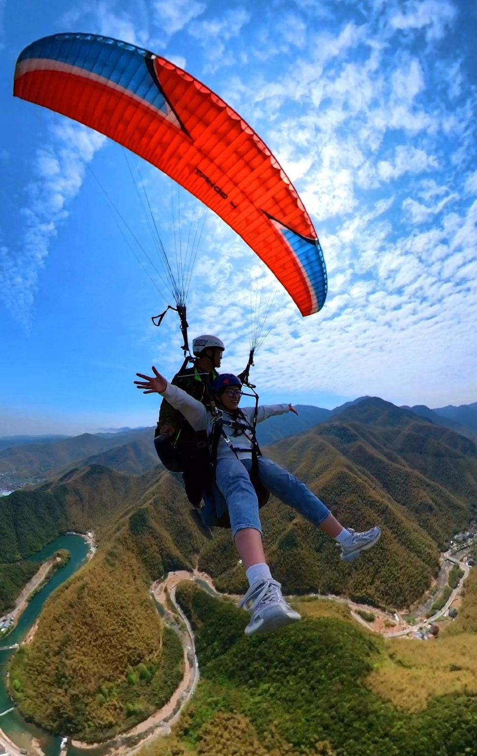 安吉雲上草原滑翔傘飛行體驗【專業教練一帶一飛行+大里滑翔傘基地/雲上滑翔傘基地】