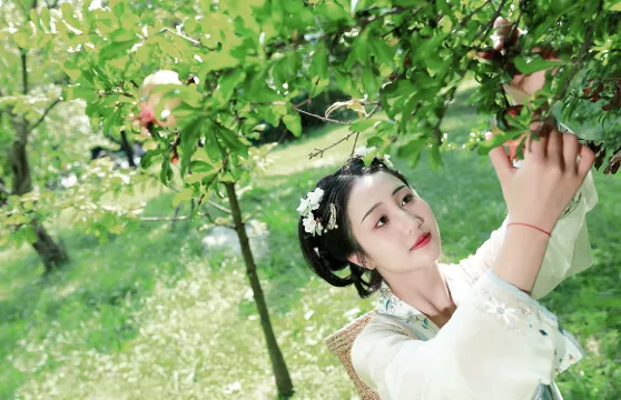 曲靖Trip Moments【多語言翻譯/底片全送/動作指導/婚禮拍攝抓拍街拍跟拍航拍攝影錄影】