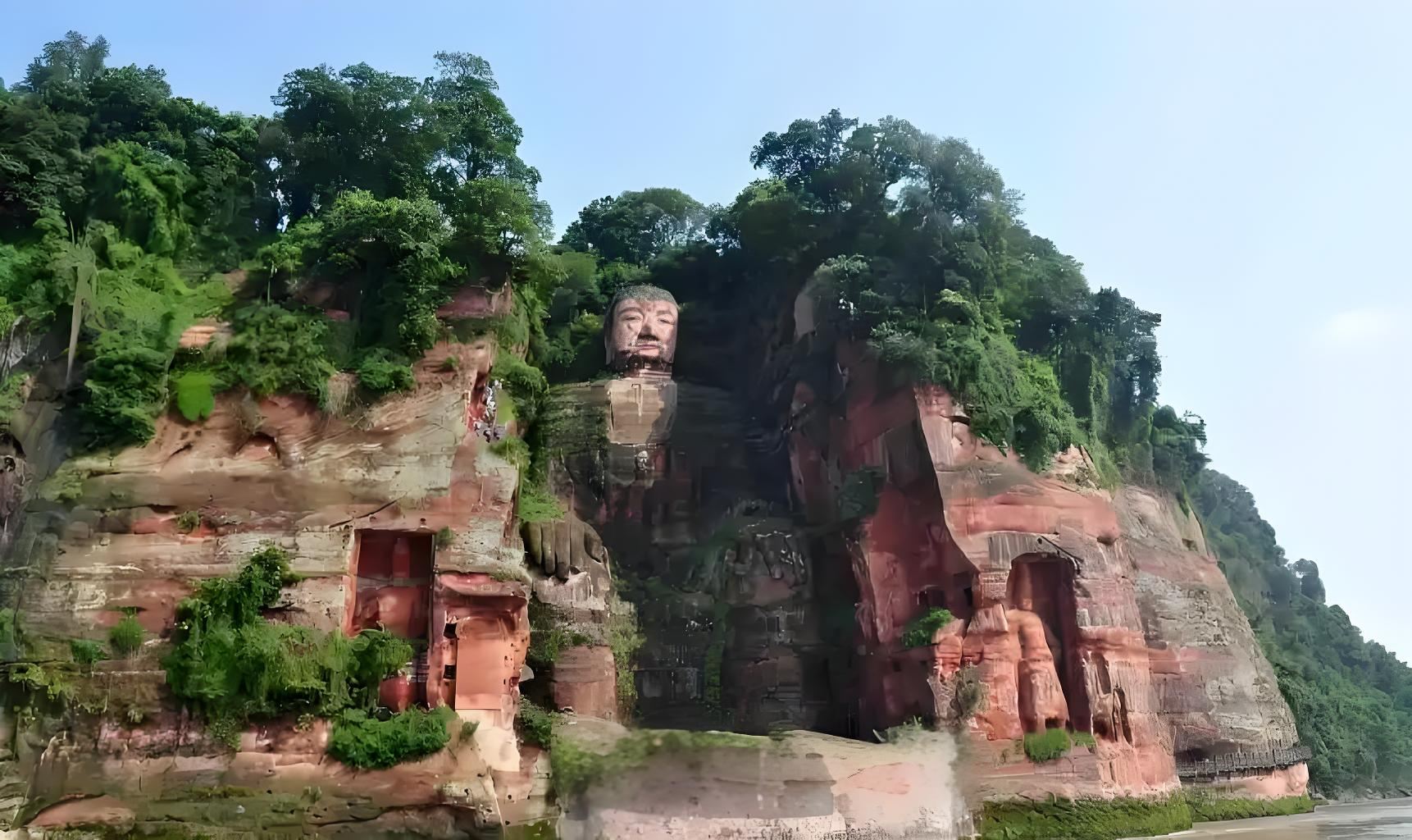 Day Tour from Chengdu: Huanglongxi Ancient Town + Leshan Giant Buddha