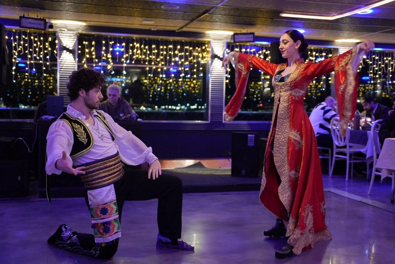 Bosphorus Dinner Cruise with Turkish Night Shows with/without alcohol and transfers