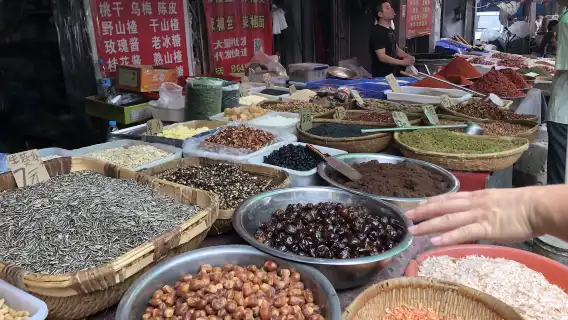 半日西安褲帶麵烹飪課程,附香料市場參觀 - 西安 - Eatwith