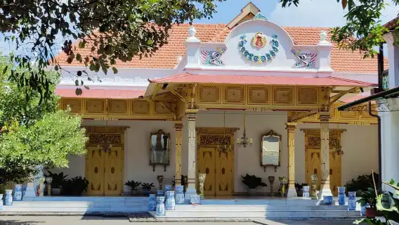 印尼日惹婆羅浮屠+蘇丹皇宮+水宮+普蘭班南+VIP包車一日遊