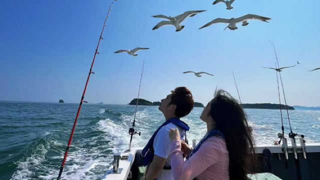 遼寧大連星海遊艇碼頭海釣散客拼團/包船出海體驗【體驗釣魚+旅遊觀光+餵海鷗+提供魚竿魚餌海鷗食礦泉水】