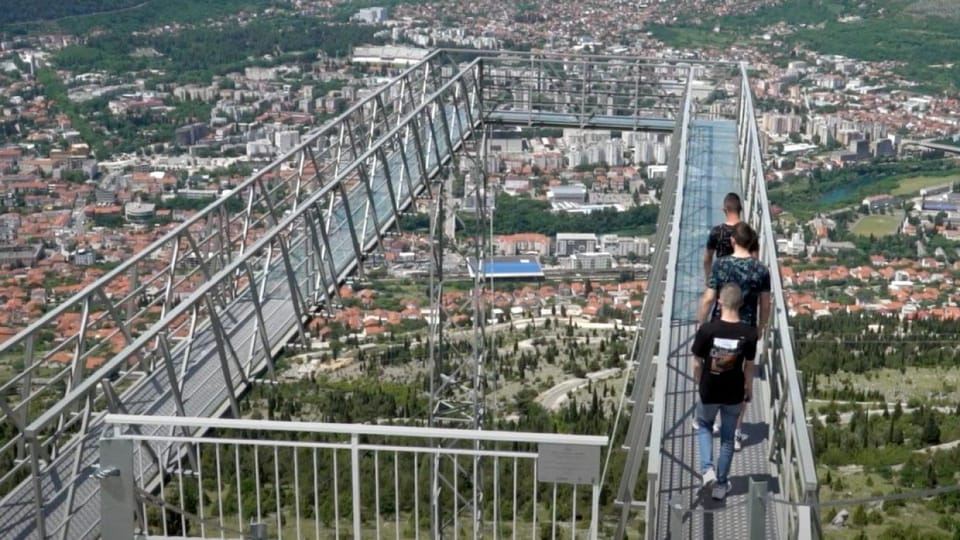 Puente de cristal y tirolina en Mostar