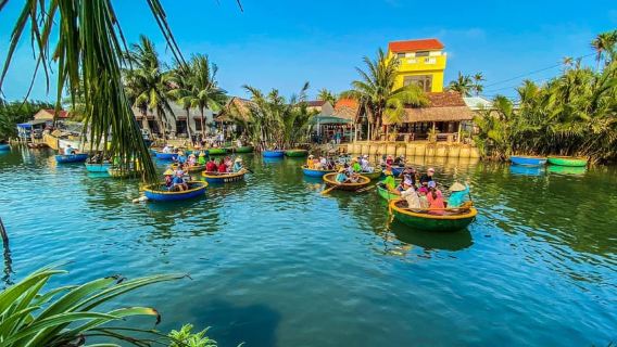 40 phút - Đi thuyền thúng trong rừng dừa nước