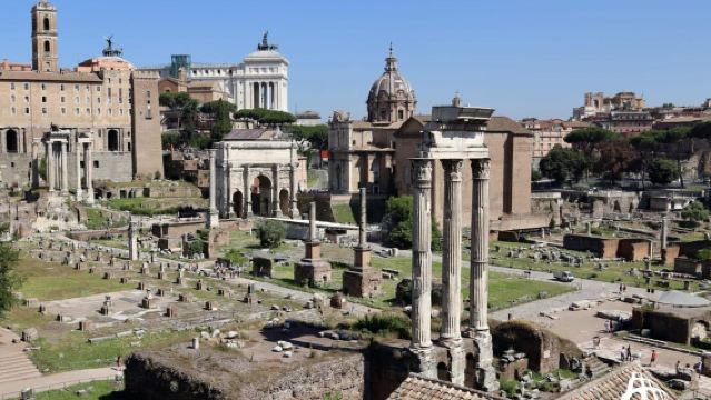 Rome: Colosseum Gladiator Floor Access & Roman Forum Tour