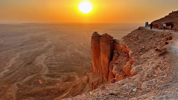 Excursion d'une journée à Riyad en Arabie Saoudite : Falaise du Bout du Monde avec chauffeur parlant chinois et option coucher de soleil ou visite de la vieille ville de Diriyah