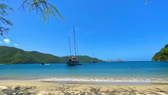Santa Marta: Sailboat day tour to Tayrona Park