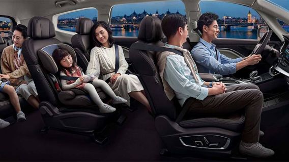 Voiture avec chauffeur de Macao à Hong Kong/Hong Kong à Macao, point à point/Véhicule commercial transfrontalier avec plaques des deux régions, type de véhicule Toyota Alphard 7 places/Prise en charge à domicile/Trajet direct avec passage rapide des frontières/Option de changement de véhicule disponible.