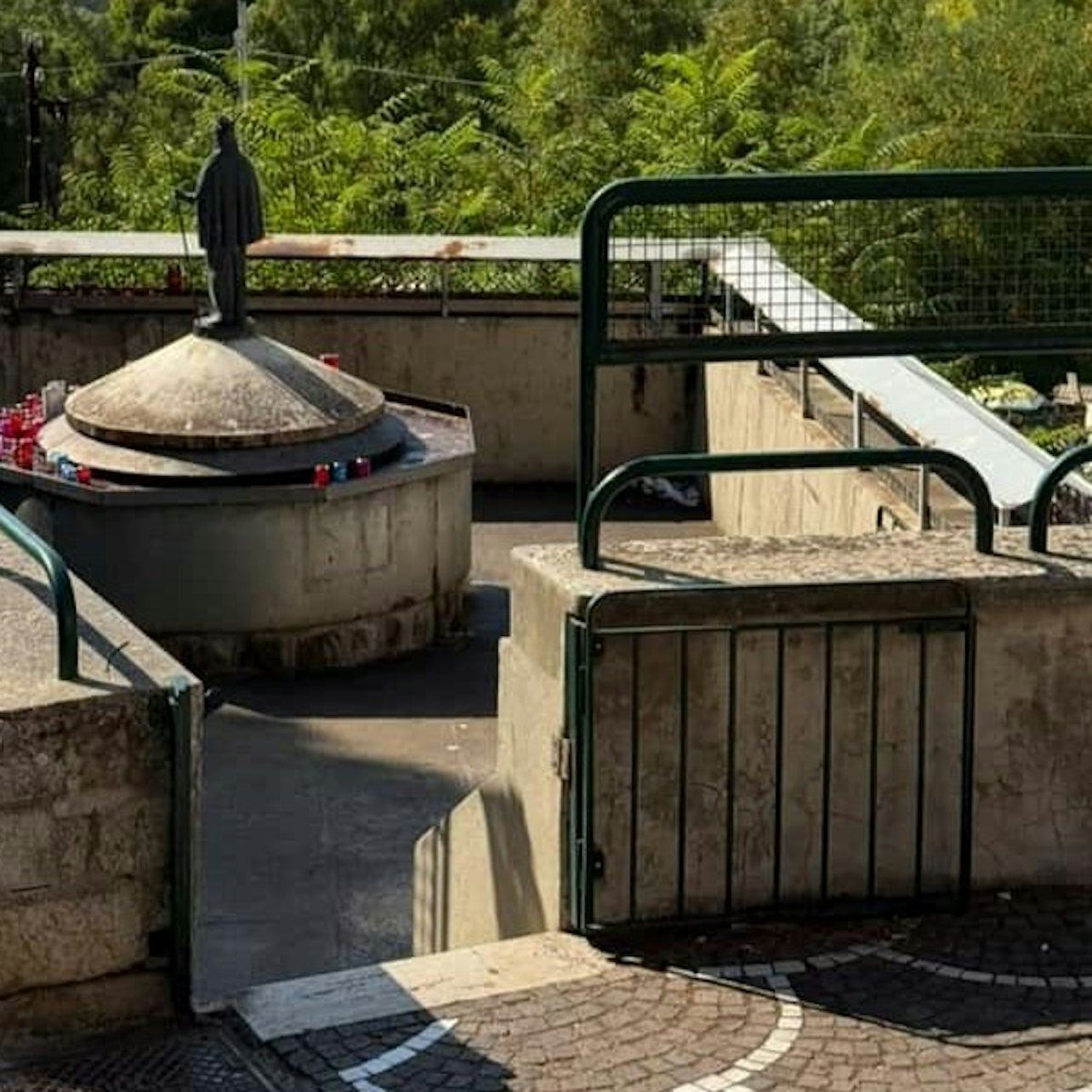 Palermo: Rotoli Cemetery & Sanctuary of Santa Rosalia Guided Tour