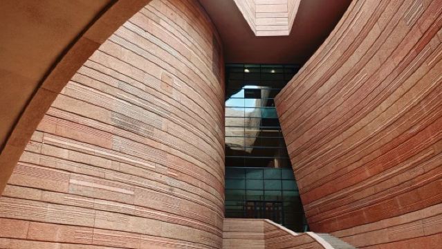 德國-柏林|宮殿藝術與城市敘事之旅（10小時包車）一日遊