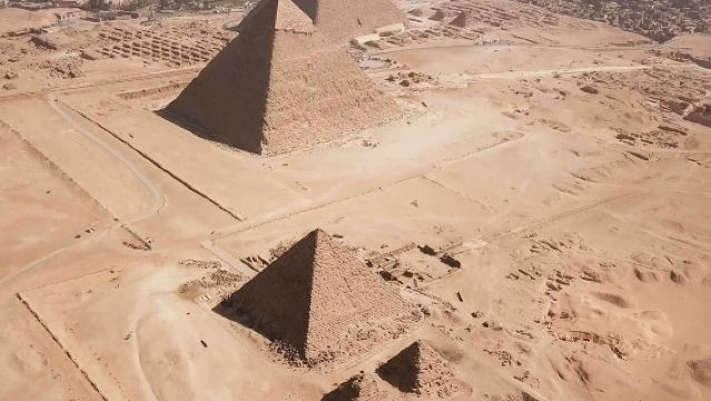 El Cairo medieval: Pirámides de Guiza, Mezquita de Ibn Tulun y Museo Gayer-Anderson desde Puerto Said