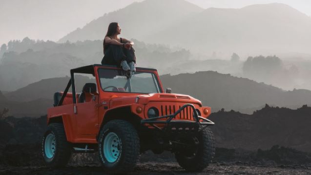 ทัวร์ชมพระอาทิตย์ขึ้นที่ภูเขา Batur โดยรถจี๊ปและทัวร์ลาวาสีดำ