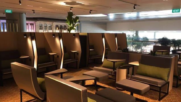 Plaza premium lounge BLOSSOM at terminal 4 of Singapore Changi Airport | 3/6/12 hr lounge access