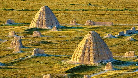 Departing from Yinchuan: 1-day tour to the Western Xia mausoleum, China West Film Studio and Helan Mountain rock painting with no shopping