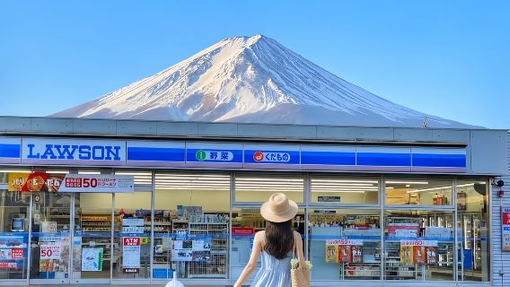 Classic Panoramic Day Trip to Mount Fuji: Arakurayama Asami Park + Lake Kawaguchi + Lake Yamanaka + Oshino Hakkai + Instagram-famous Lawson Convenience Store + Heavenly Ladder Town · Hikawa Clock Shop