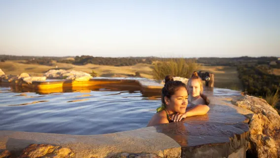 Tour di un giorno andata e ritorno da Melbourne alle terme della Mornington Peninsula