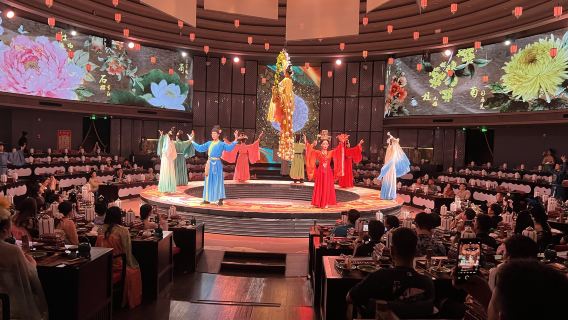 Luoyang Hanfu Dining with Live Tang Performance