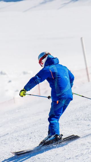 Elysian Gangchon Winter Ski Resort + Eobi Ice Valley Day Tour from Seoul (With Basic Lesson and Clothes Rental)