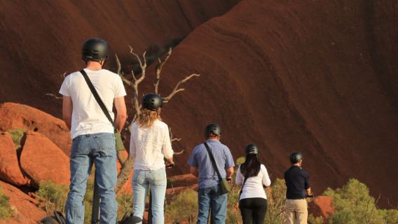 ดินแดนนอร์เทิร์นเทร์ริทอรี อูลูรู-หินแอร์ส | เส้นทางเดินมาลา | การฝึกขยายสมอง/สกู๊ตเตอร์สมดุล | รวมบริการรับส่ง