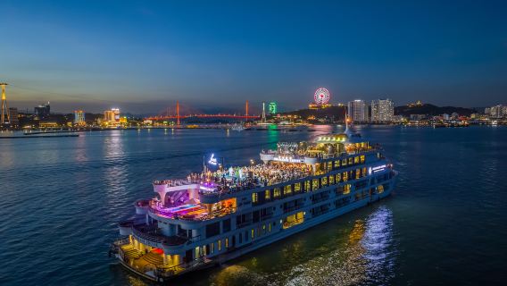 ทัวร์ครึ่งวันอ่าวหะล็องเวียดนาม [เรือสำราญหรูของร้านอาหารพร้อมอาหารเย็นและชมดอกไม้ไฟ|รถรับส่งส่วนตัวเหมารถ