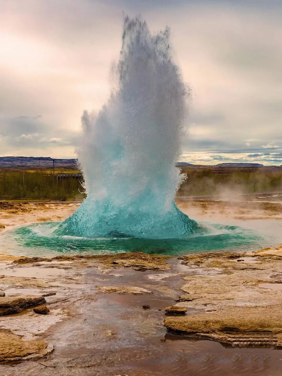 冰島黃金旅遊圈+古佛斯瀑布+辛格韋德利+火口湖【黃金圈奇遇】