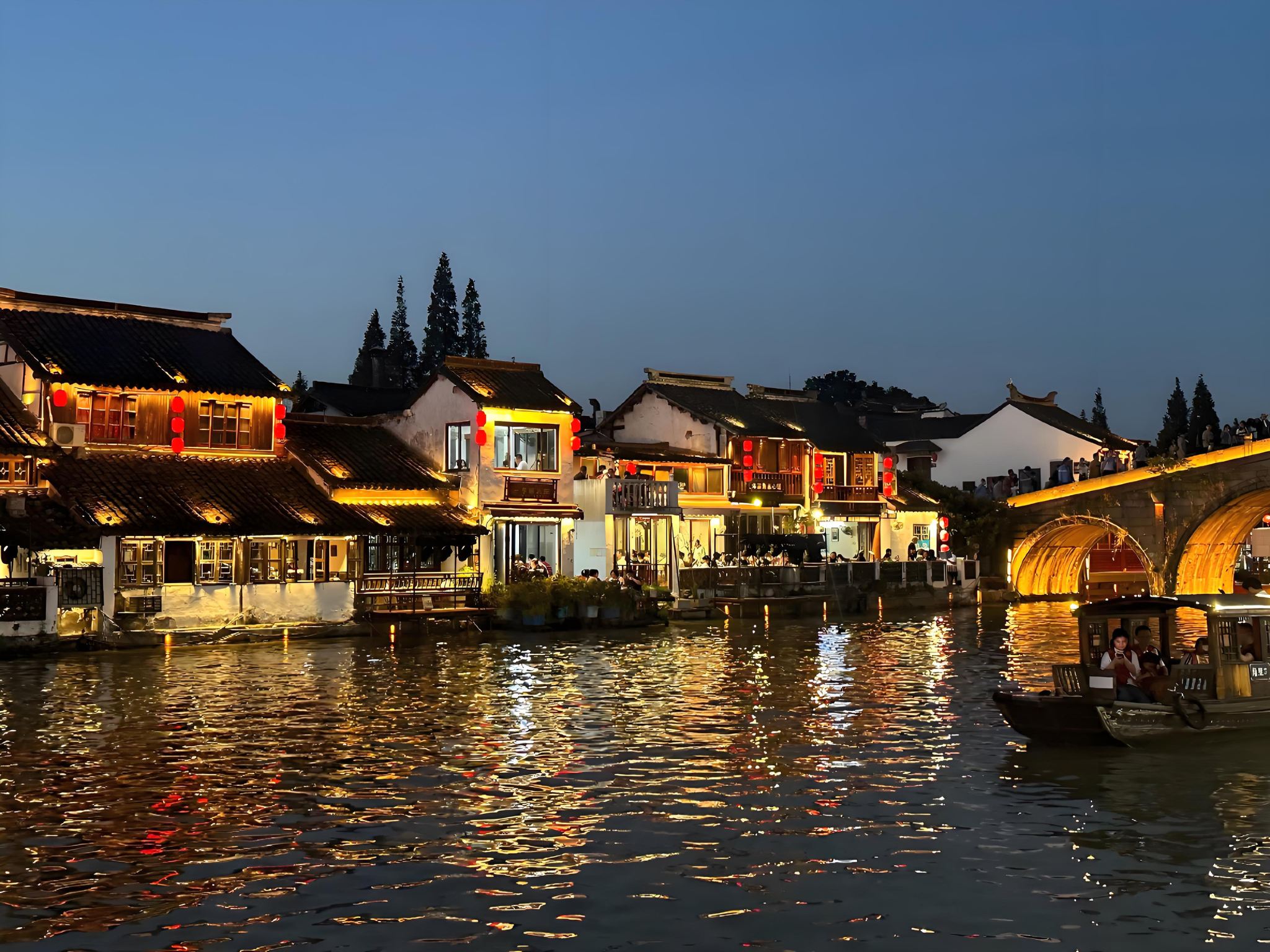 Shanghai Guangfulin Relics Park + Zhujiajiao Ancient Town 1-day tour