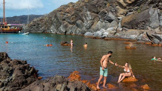 Santorini: Guided Volcano and Hot Springs Boat Tour