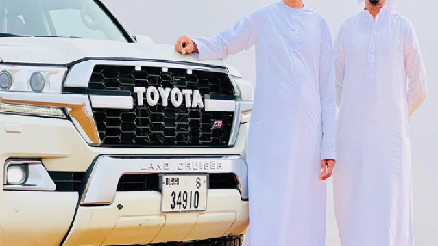 ドバイサンズ日帰りツアー[市内送迎| ラクダ体験| 【注目公演】