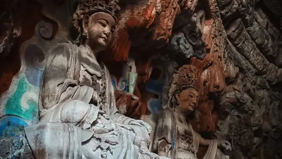 ○ Excursión de un día a los grabados en piedra de Dazu en Chongqing (Black Myth: Wukong) - Momentos en la montaña norte & Monte Baoding & Museo de Dazu - Servicio de guía profesional - Servicio de transporte completo