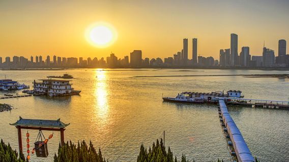 Nanchang, Jiangxi Province|guide | translate |Local guide| Business translation/exhibition translation/attractions/ guide of attraction