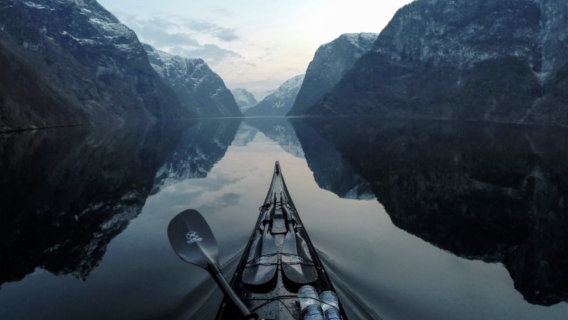 Sognefjord, Bergen, Norwegen + Stegastein- Aussichtsplattform+ Flåm-Kirche + Kjosfoss-Wasserfall