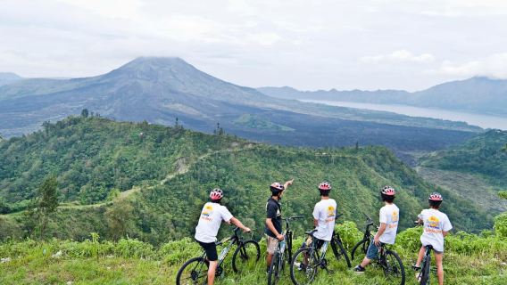 Ubud: Bersepeda, Jungle Buggies, dan Arung Jeram