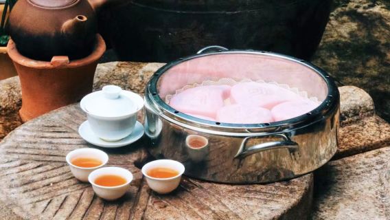 古民家で作る紅桃餅+功夫茶体験【100年の歴史ある古民家+作りたてを味わう】