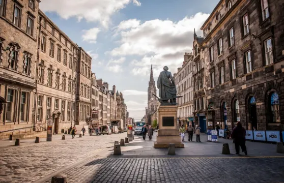 英國愛丁堡來回：北貝里克+鄧巴+聖阿布（海灘小鎮休閒遊）