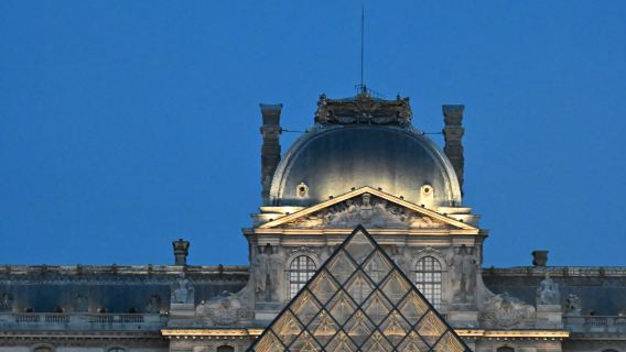 法國巴黎羅浮宮+凱旋門+艾菲爾鐵塔+塞納河遊船【2人起拼團】