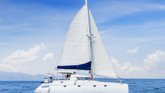 【泰國普吉島遊艇包船出海海釣】 普吉島塔哈號42尺雙體帆船包船出海海釣玩樂～您的私屬海上別墅～