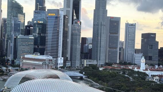 Singapore Art Private Charter | Marina Bay Architecture + Kampong Glam Mural Photography